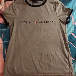 gray tommy hilfiger shirt